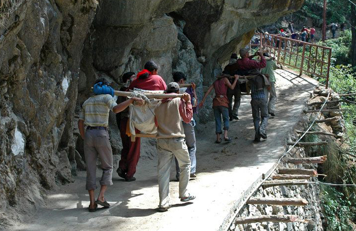 Pony Charges At Yamunotri